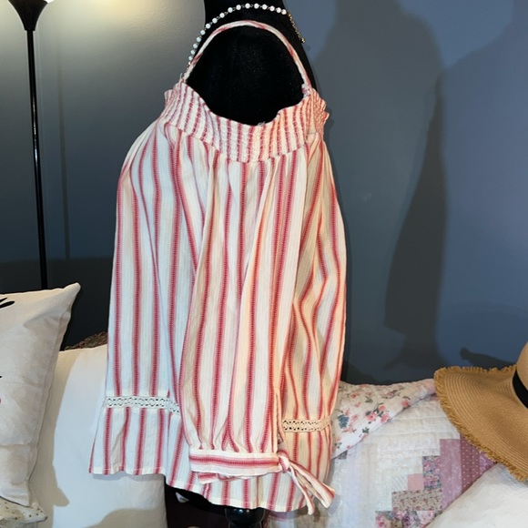 LC Lauren Conrad Size M Cold Shoulder Boho Top - Picture 7 of 13